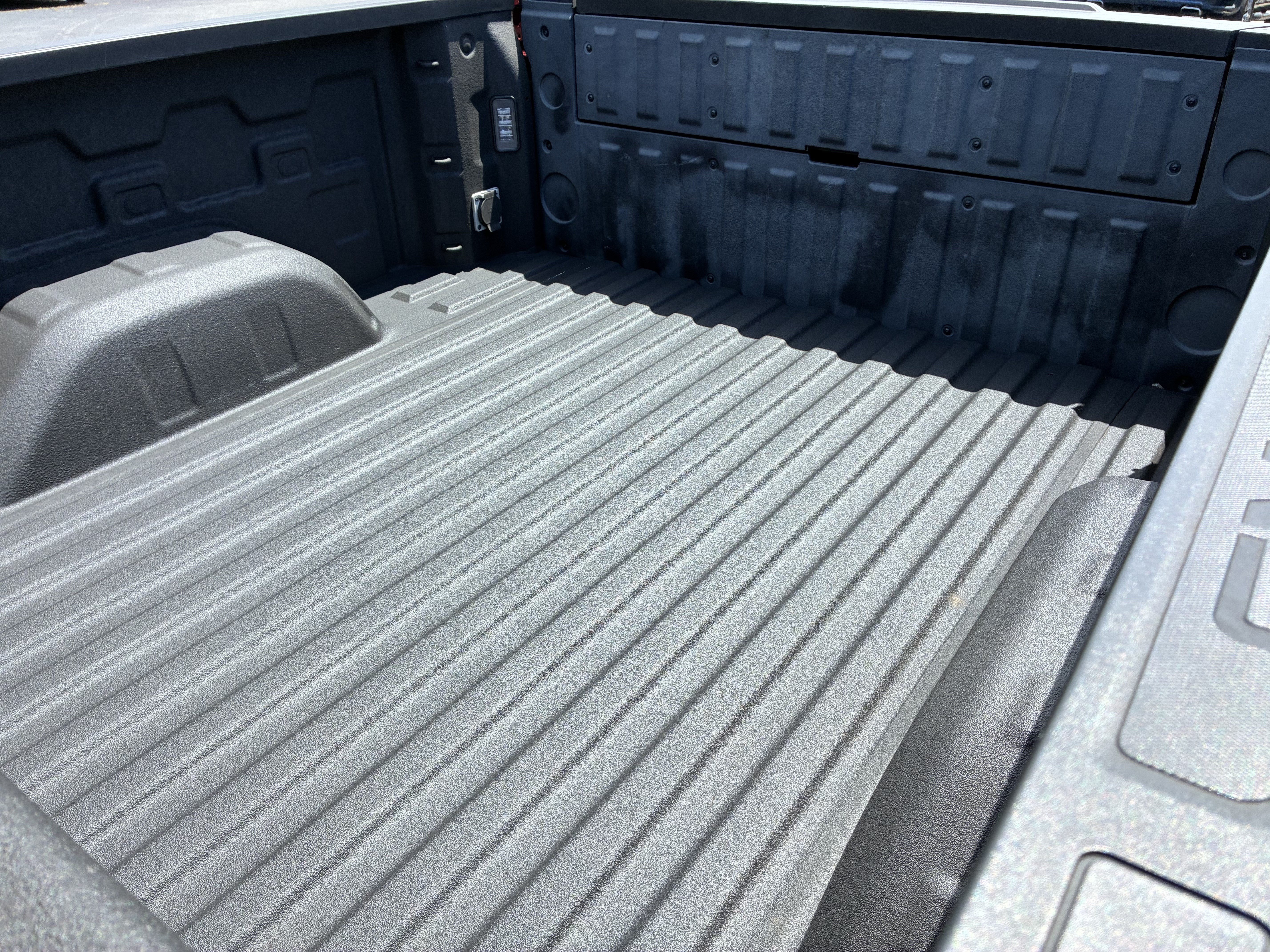 Used 2019 GMC Sierra 1500 SLT w/ SLT Premium Package AWD/4WD image 13