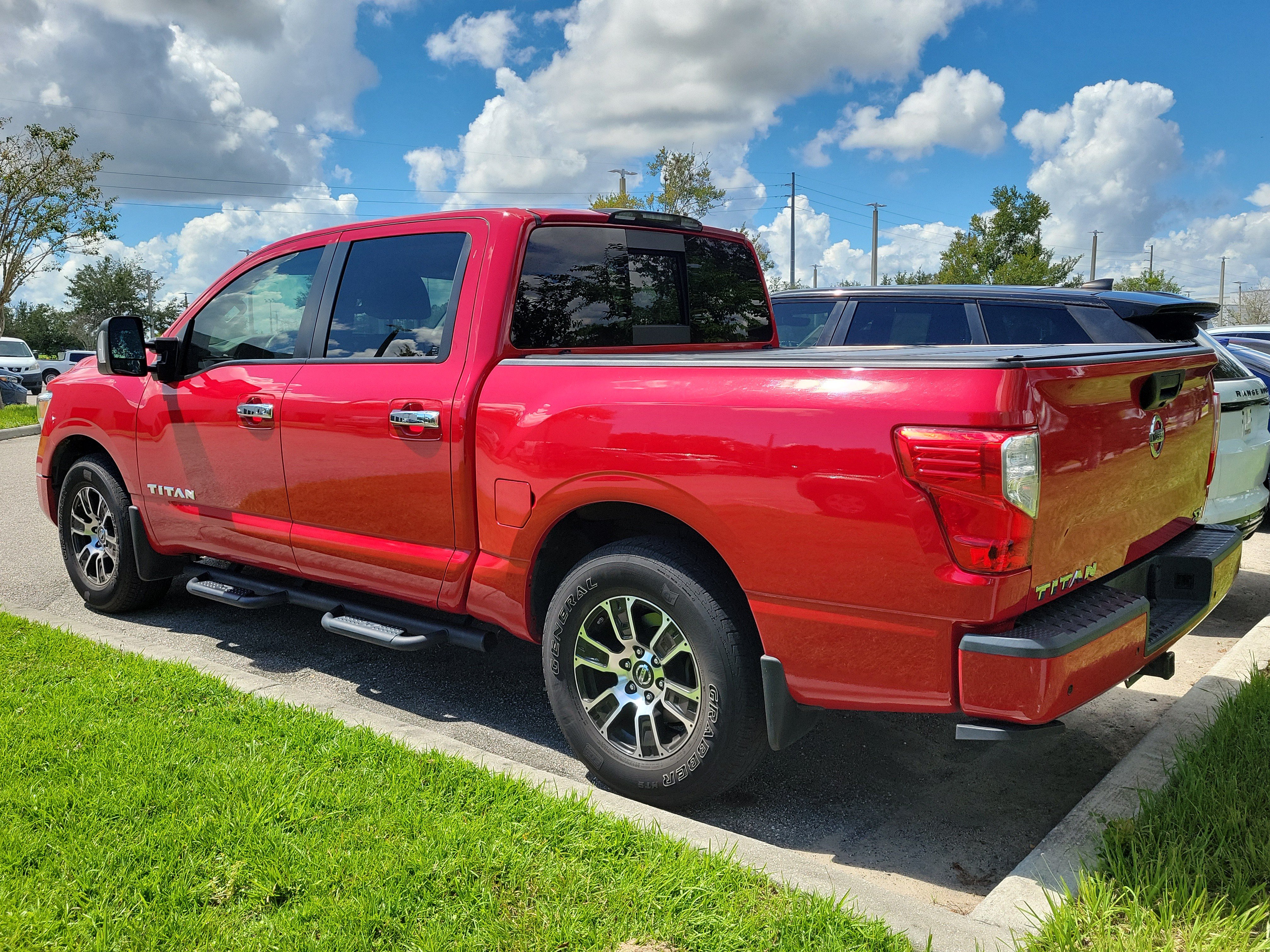 Used 2021 Nissan Titan SV w/ SV Convenience Package RWD image 4