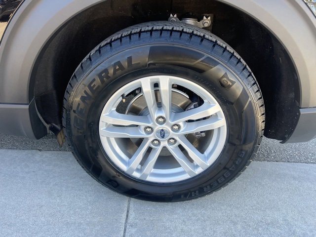 Used 2023 Ford Explorer XLT image 14