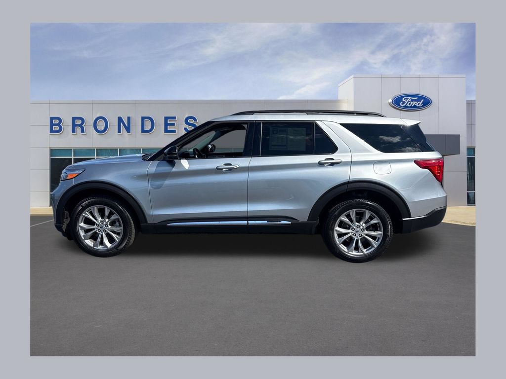 Used 2024 Ford Explorer XLT w/ Equipment Group 202A AWD/4WD image 1