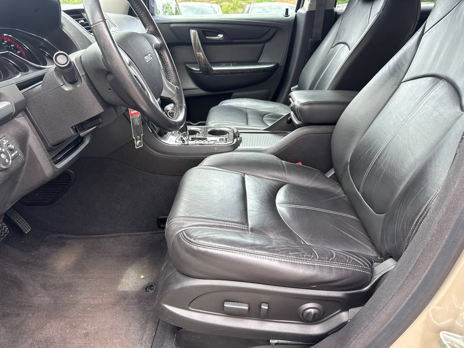 Used 2016 GMC Acadia SLT w/ Open Road Package FWD image 9