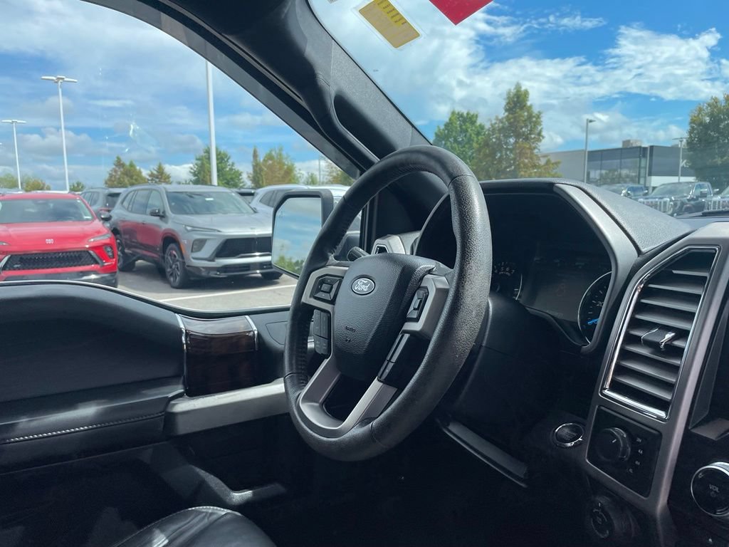 Used 2016 Ford F150 Platinum w/ Equipment Group 701A Luxury AWD/4WD image 29