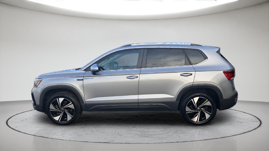Used 2023 Volkswagen Taos SE AWD/4WD image 1