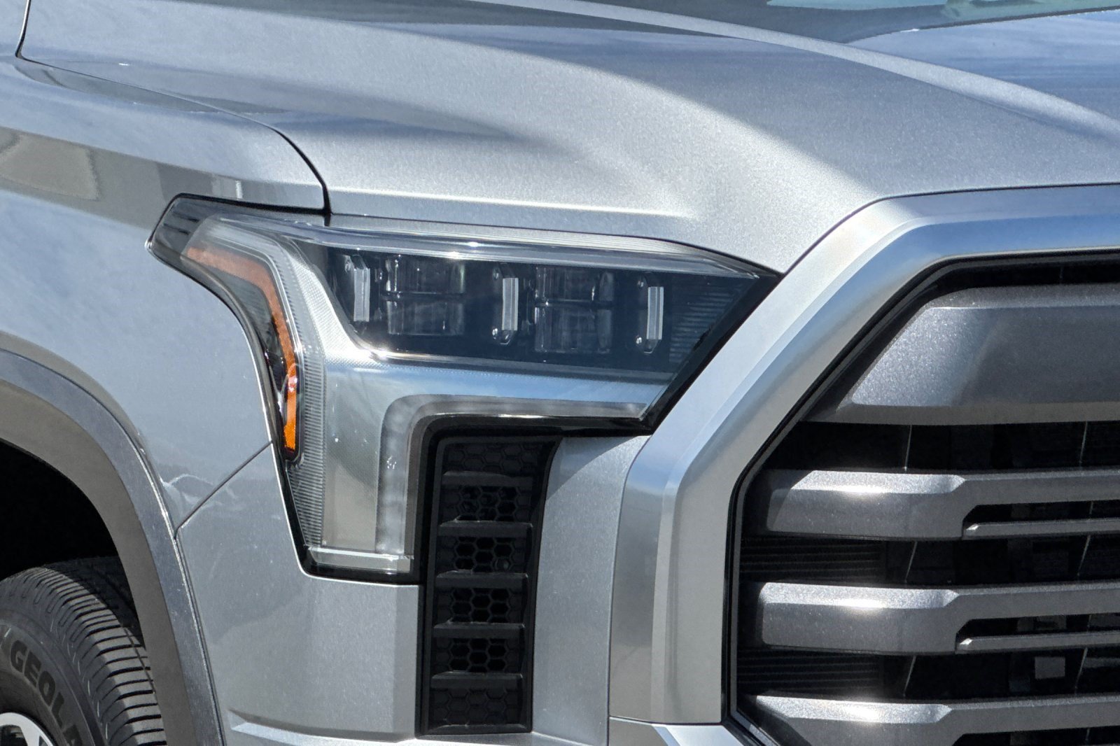 Used 2024 Toyota Tundra Limited AWD/4WD image 11