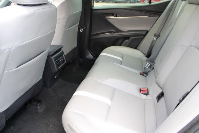 Used 2025 Toyota Camry SE FWD image 33