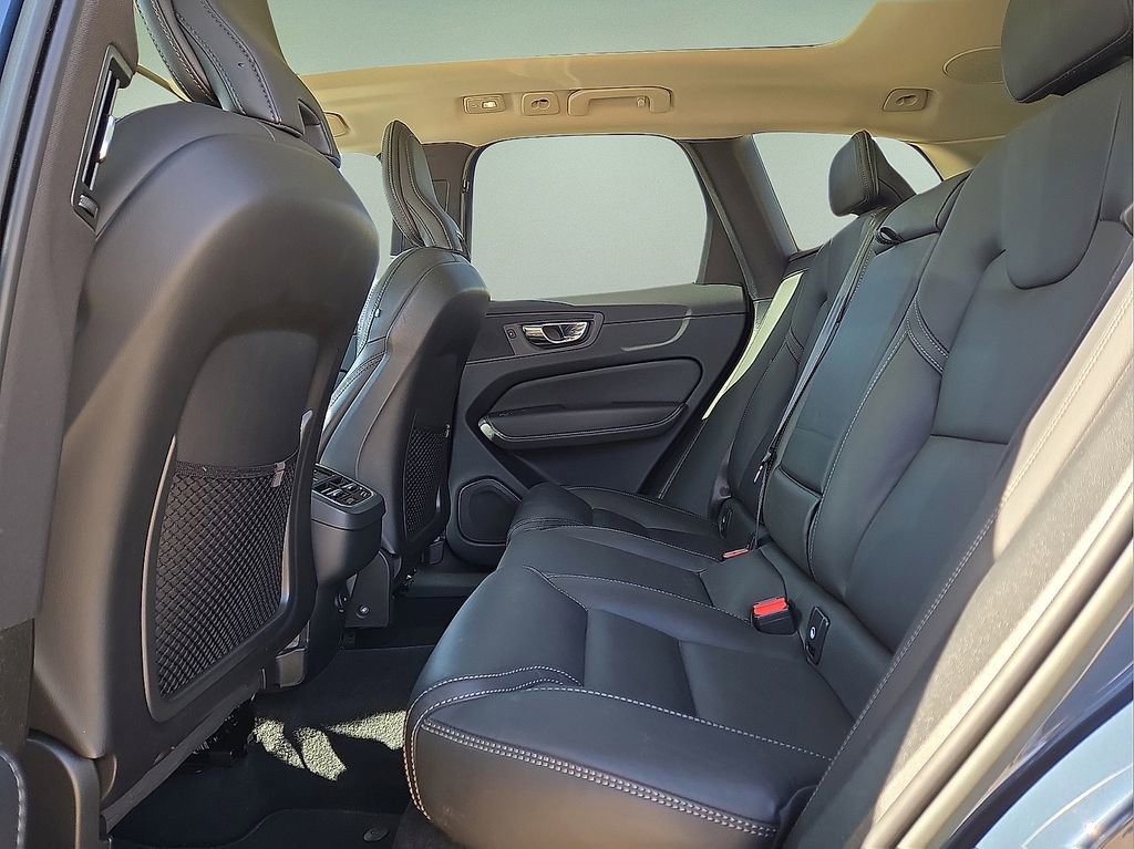 Used 2023 Volvo XC60 B6 Ultimate w/ Climate Package image 16