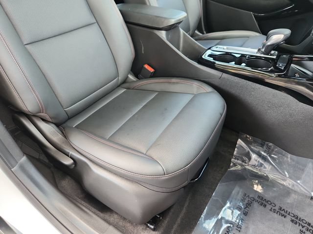 Used 2024 Chevrolet Trax RS w/ Sunroof Package FWD image 24