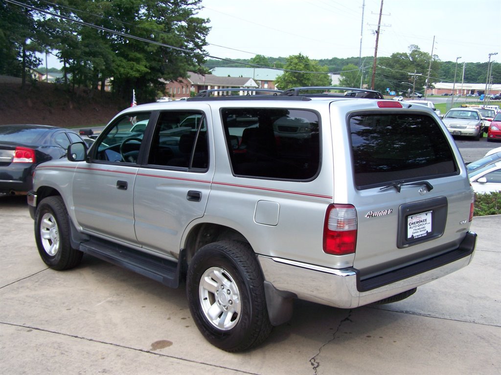 Used 2000 Toyota 4Runner 2WD image 2