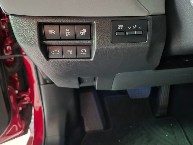 Certified 2022 Toyota Avalon Limited FWD image 17