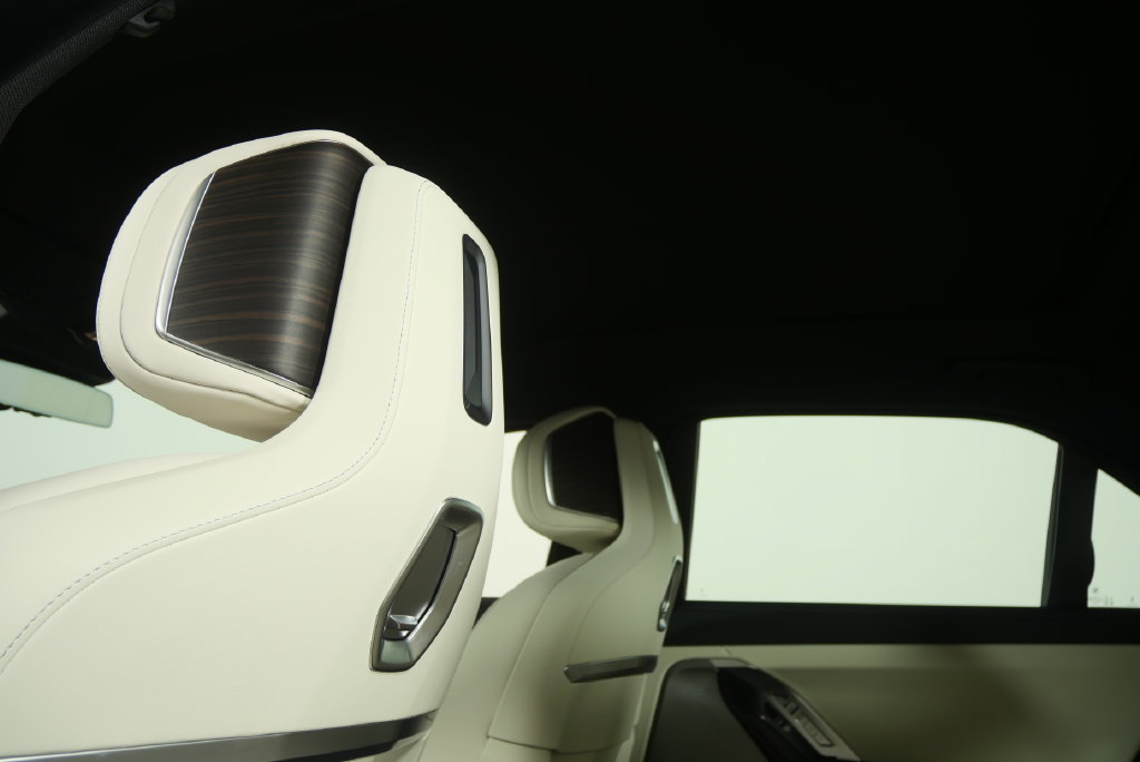New 2026 BMW 740i RWD image 17