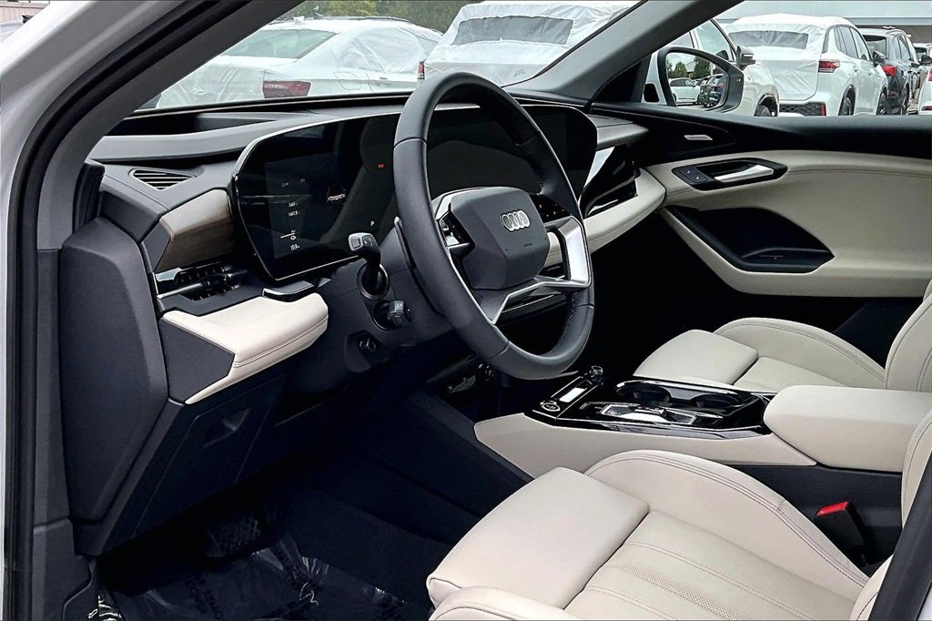 Used 2025 Audi Q6 e-tron Premium Plus w/ Premium Plus image 14