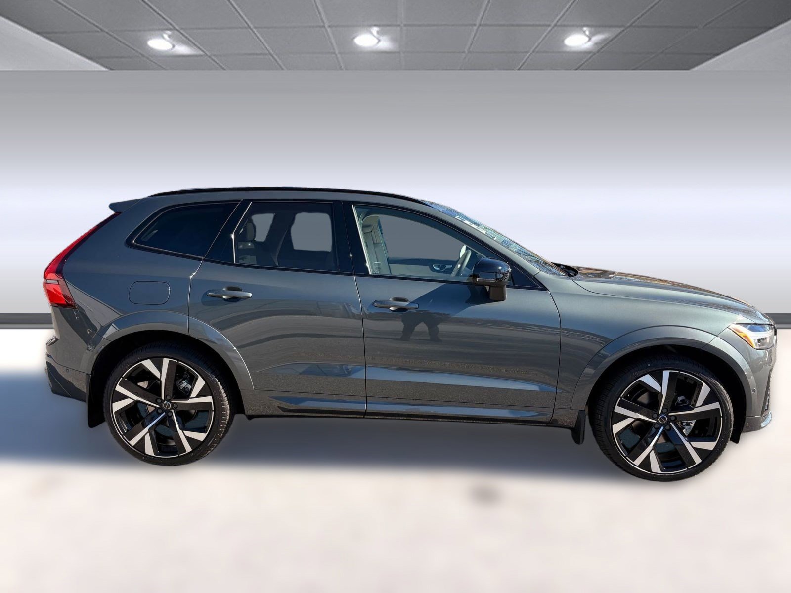 New 2026 Volvo XC60 B5 Ultra w/ Climate Package image 8