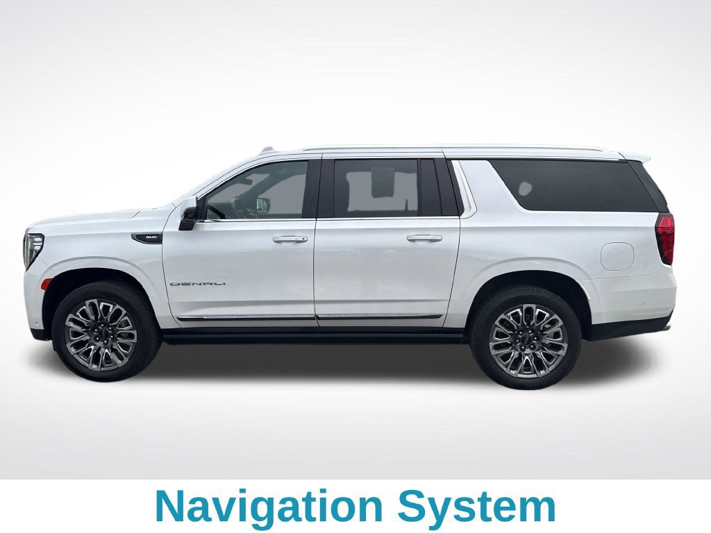 Used 2023 GMC Yukon XL Denali Ultimate AWD/4WD image 3