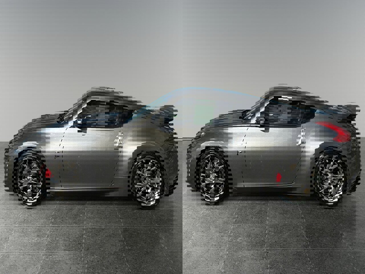 Used 2015 Nissan 370Z w/ Sport Package image 2