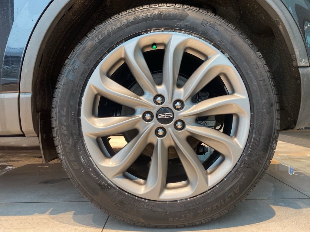 Used 2020 Lincoln Corsair Standard w/ Premium Package image 32