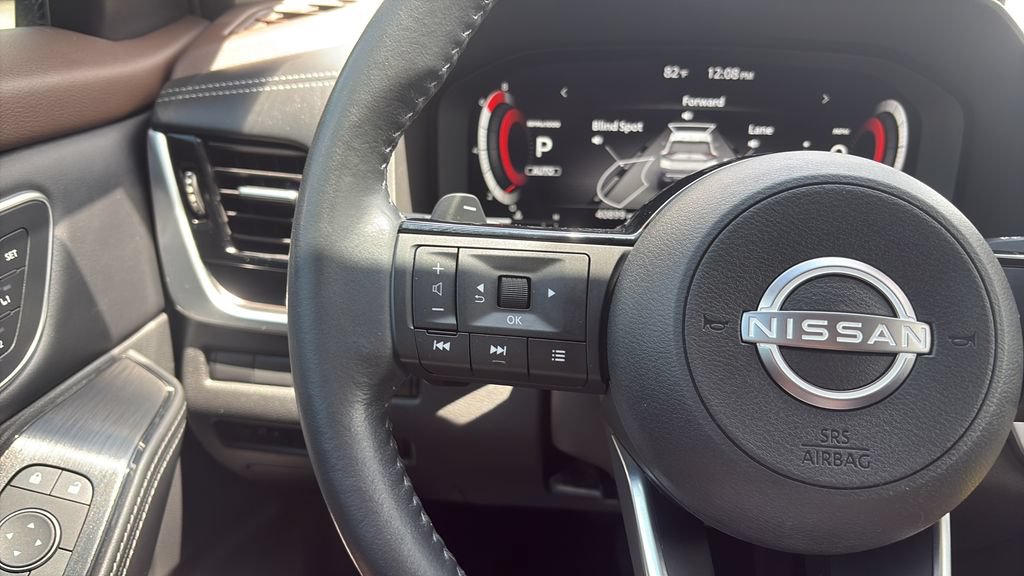 Used 2022 Nissan Rogue Platinum w/ Head-Up Display Package AWD/4WD image 21
