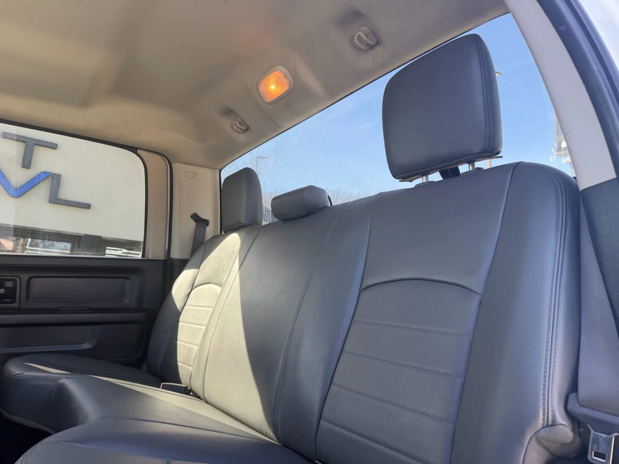 Used 2018 RAM 3500 Tradesman w/ Chrome Appearance Group AWD/4WD image 38