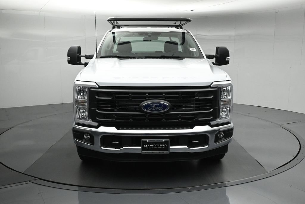New 2026 Ford F350 XL w/ XL Chrome Package RWD image 3
