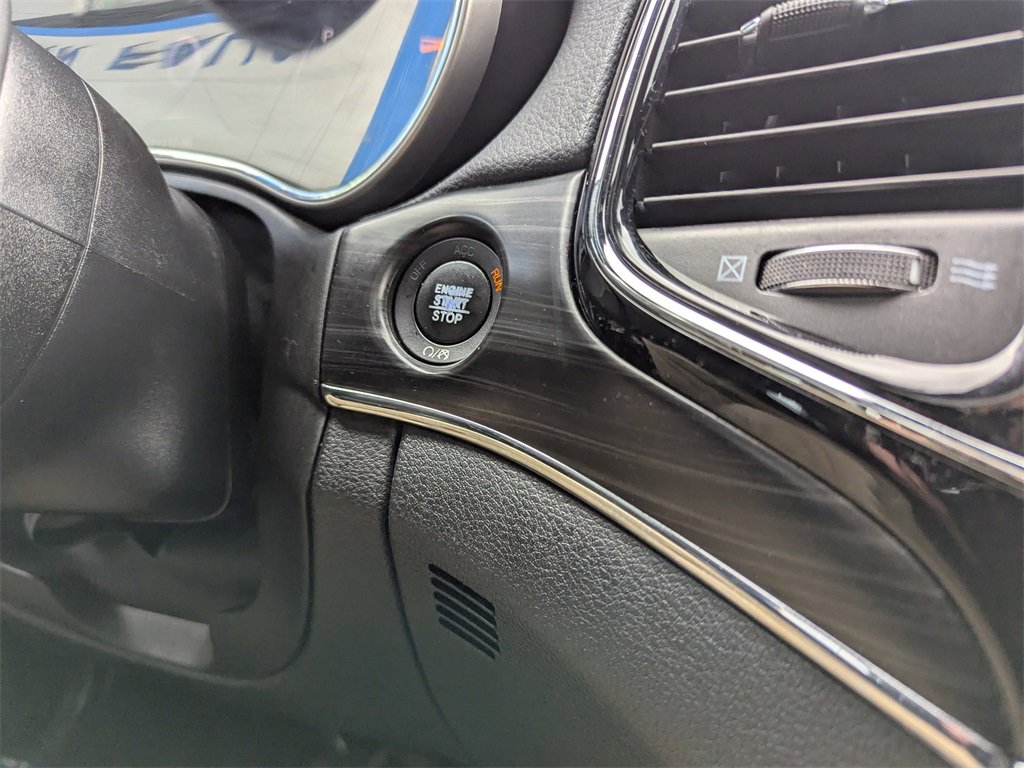 Used 2020 Jeep Grand Cherokee Limited w/ Luxury Group II image 18