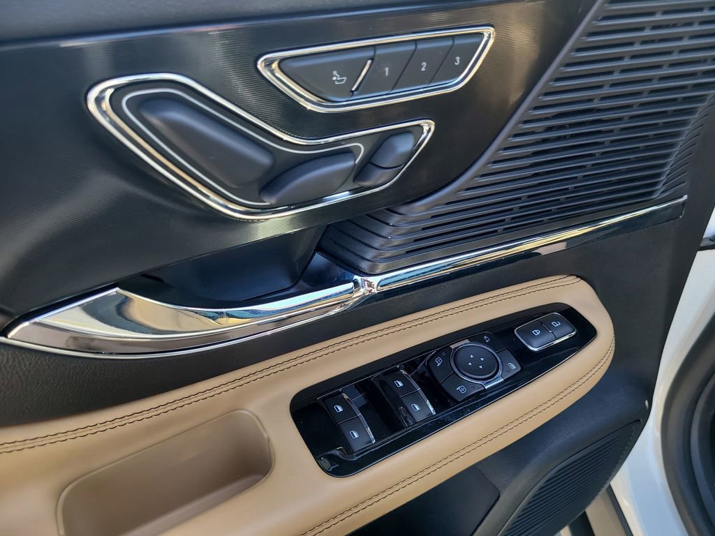 Certified 2022 Lincoln Corsair Reserve w/ Equipment Group 201A image 15