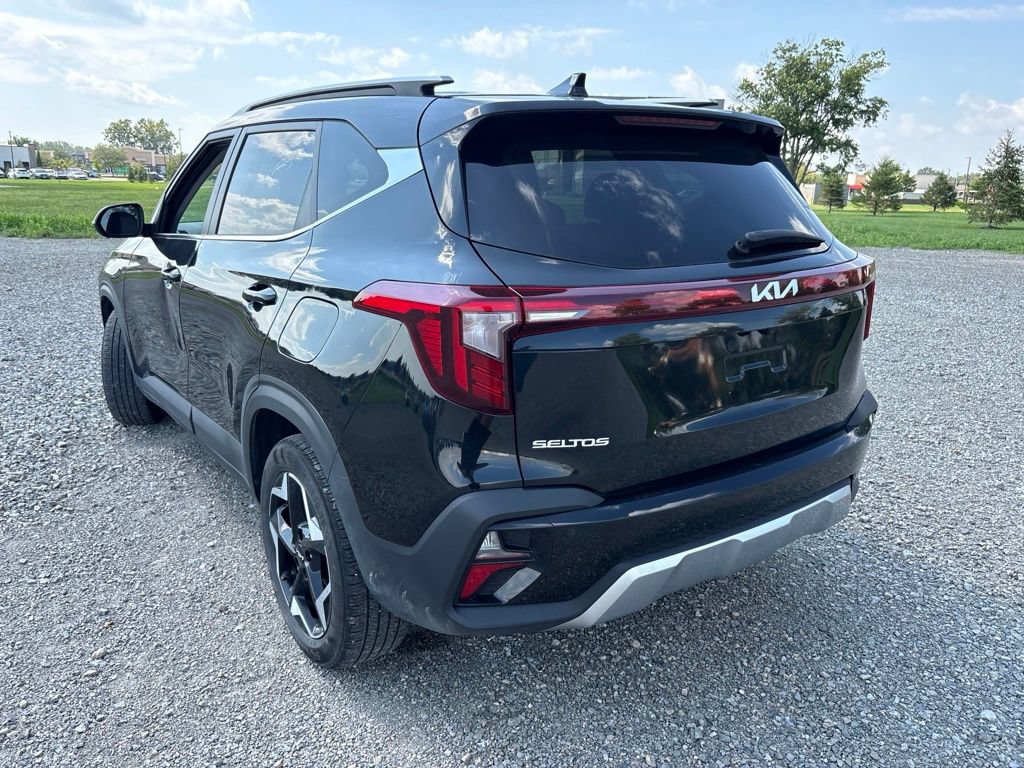 Used 2025 Kia Seltos EX w/ EX Sunroof Package FWD image 7
