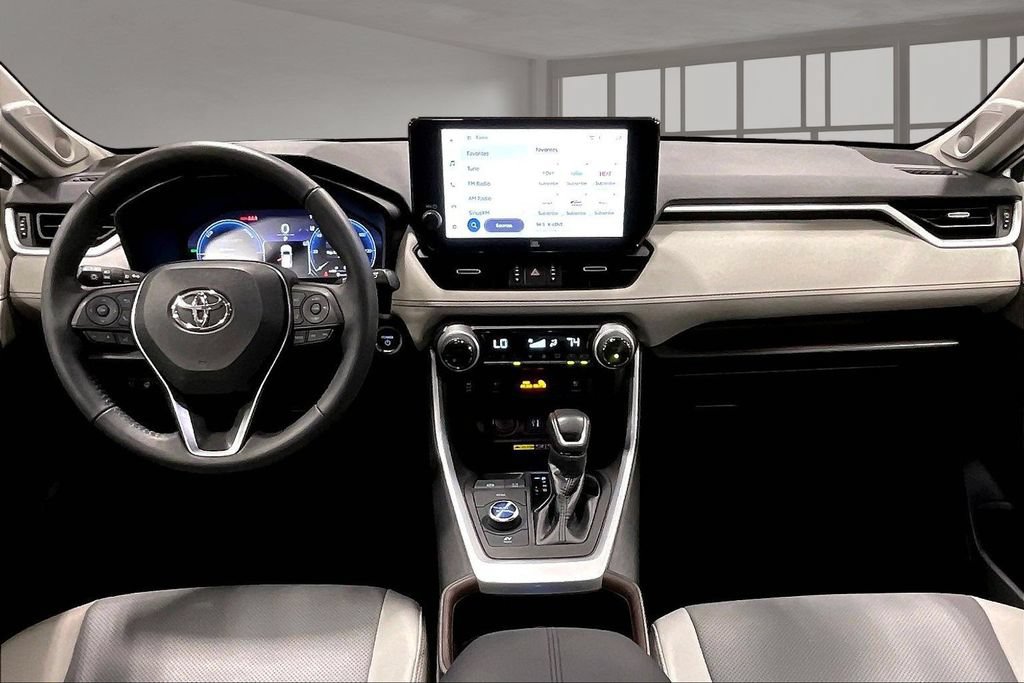 Used 2023 Toyota RAV4 Limited AWD/4WD image 8