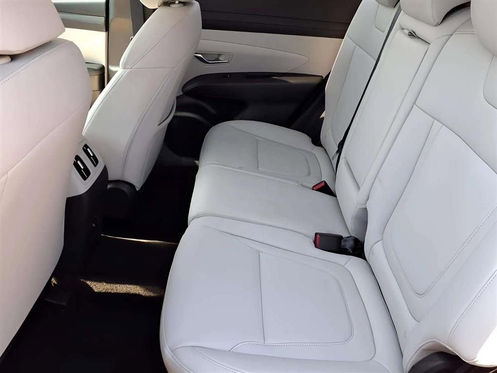 New 2026 Hyundai Tucson SEL image 9
