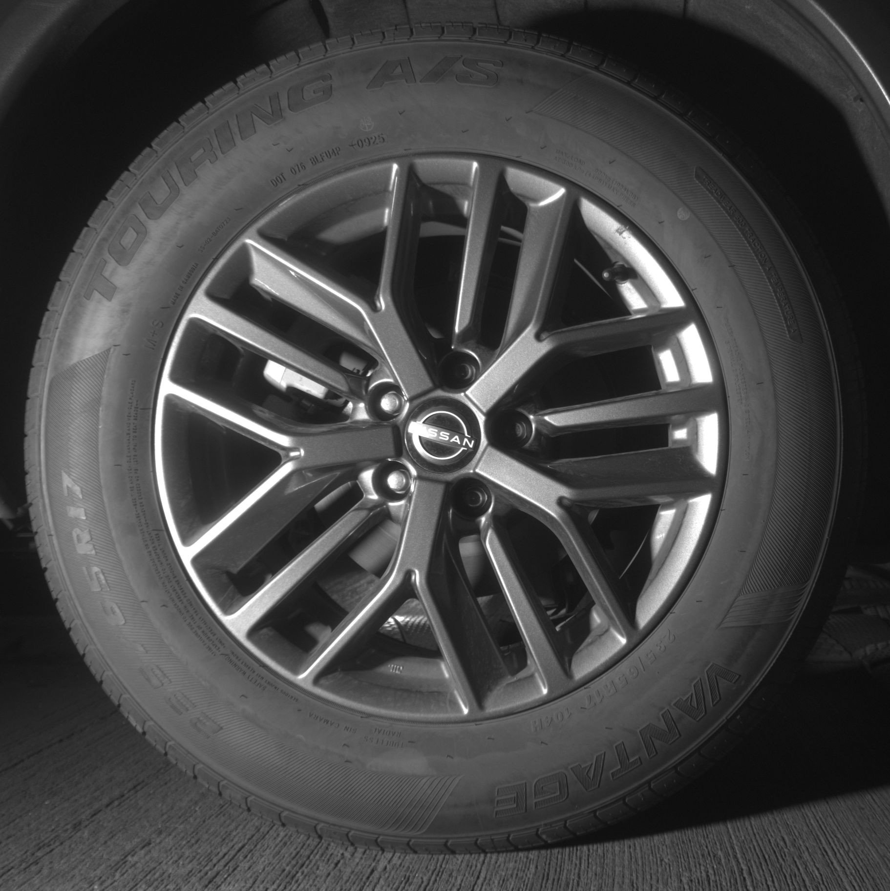 Used 2023 Nissan Rogue S image 15