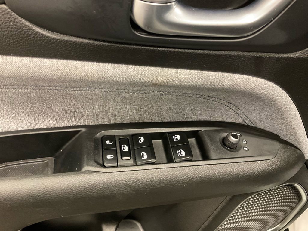 Used 2024 Jeep Compass Latitude image 20