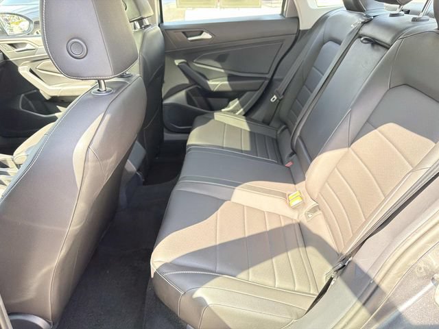 Certified 2023 Volkswagen Jetta SE w/ Panoramic Sunroof Package FWD image 11