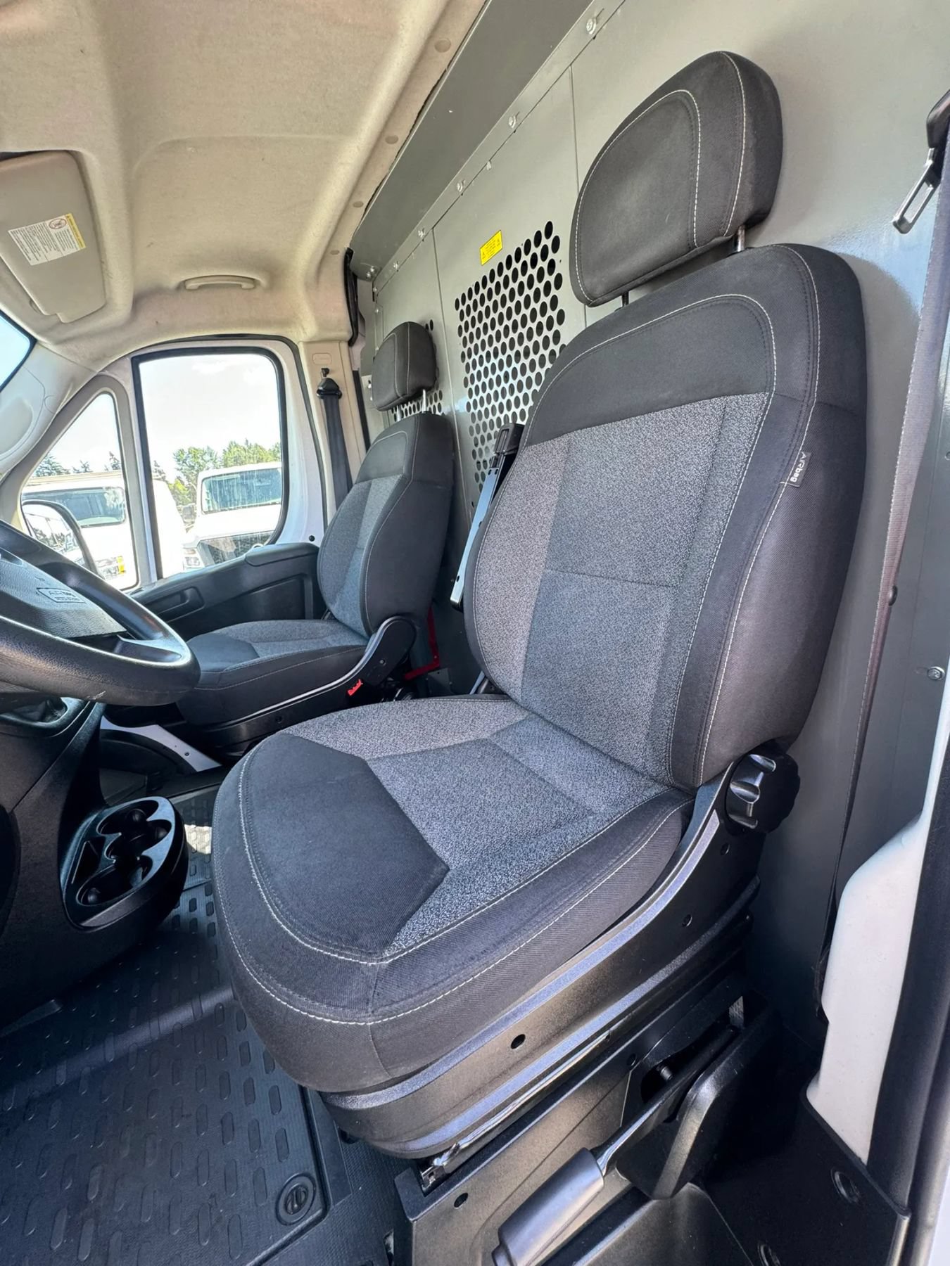 Used 2021 RAM ProMaster 2500 FWD image 10