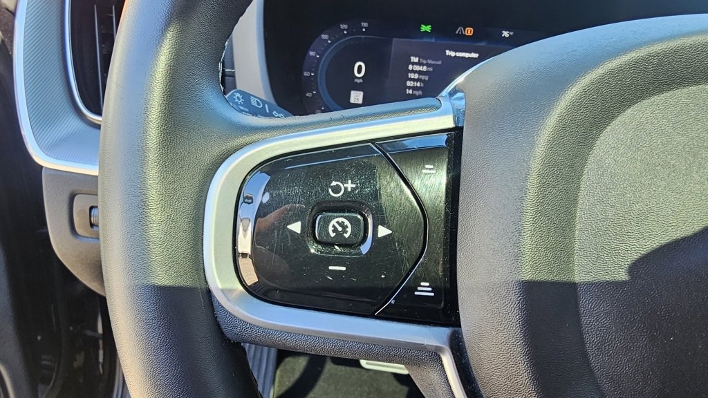 Certified 2022 Volvo XC60 B6 R-Design w/ Climate Package image 22