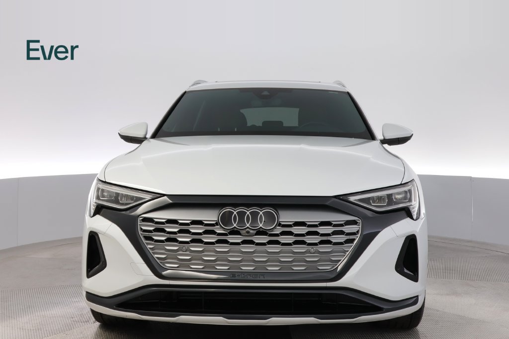 Used 2024 Audi Q8 e-tron Premium AWD/4WD image 12