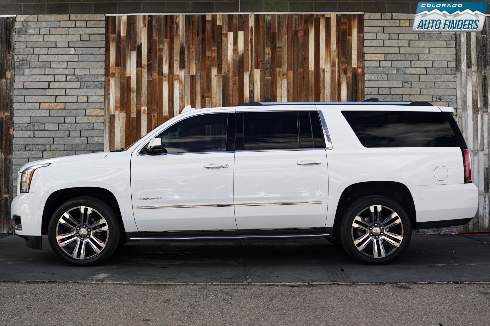Used 2017 GMC Yukon XL Denali w/ Open Road Package AWD/4WD image 3