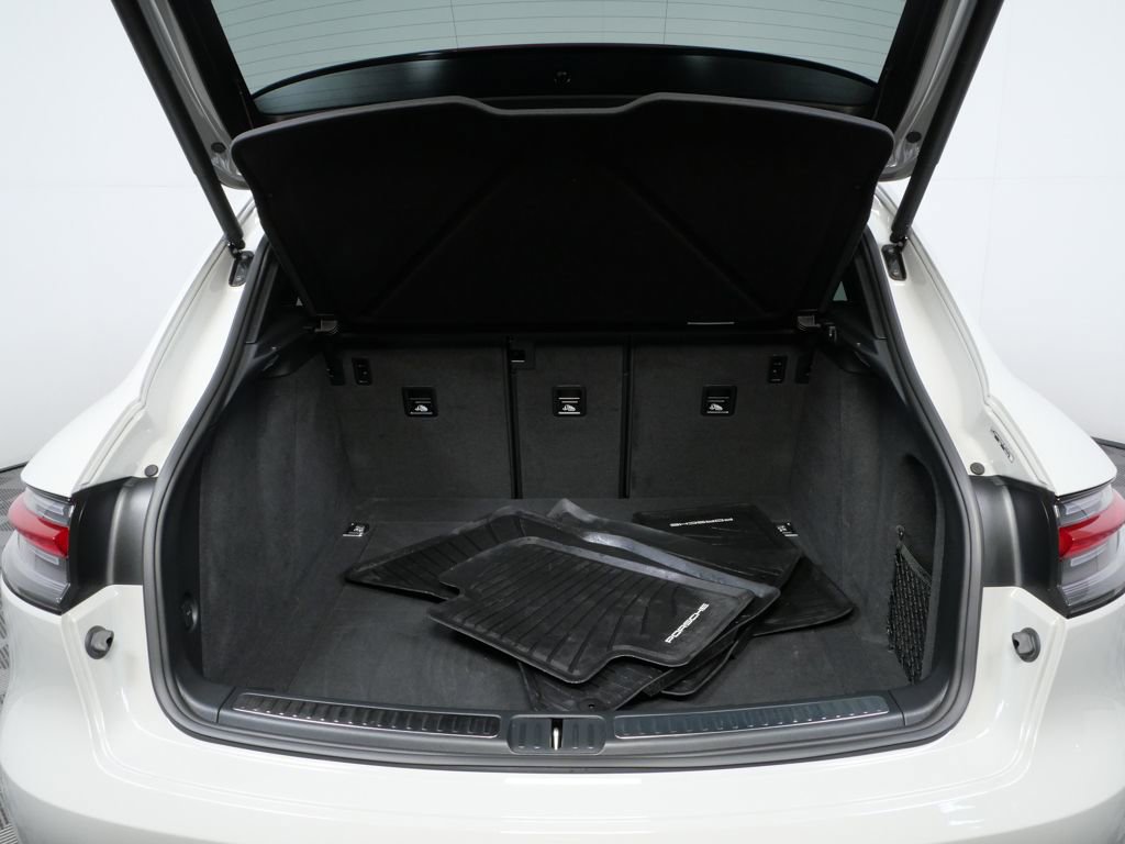 Certified 2024 Porsche Macan image 30
