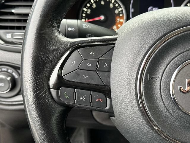Used 2017 Jeep Renegade Altitude AWD/4WD image 28