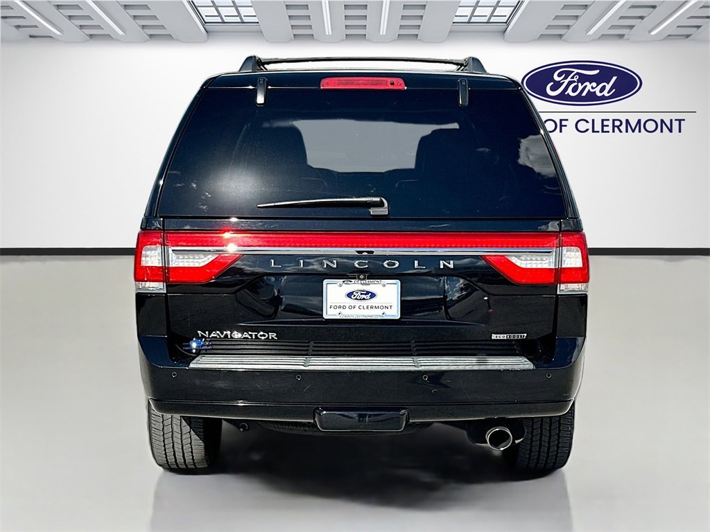 Used 2016 Lincoln Navigator Select image 6