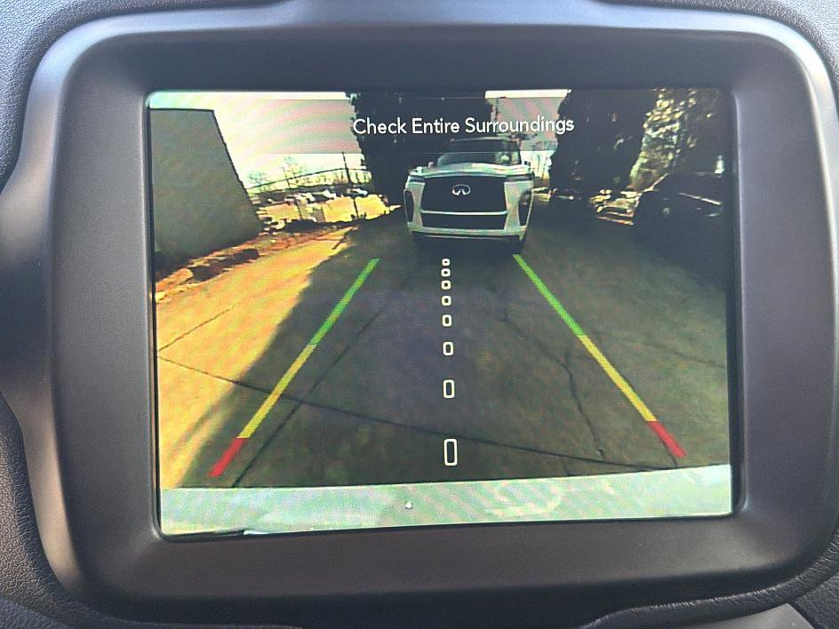 Used 2023 Jeep Renegade Latitude w/ Premium Group image 15