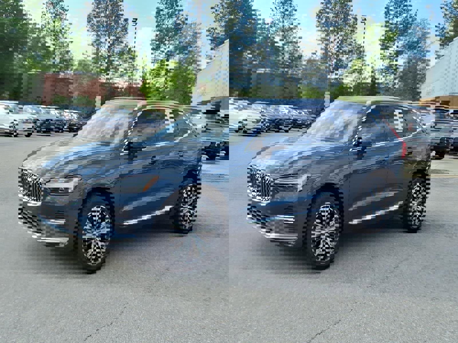 Used 2023 Volvo XC60 B5 Plus image 9