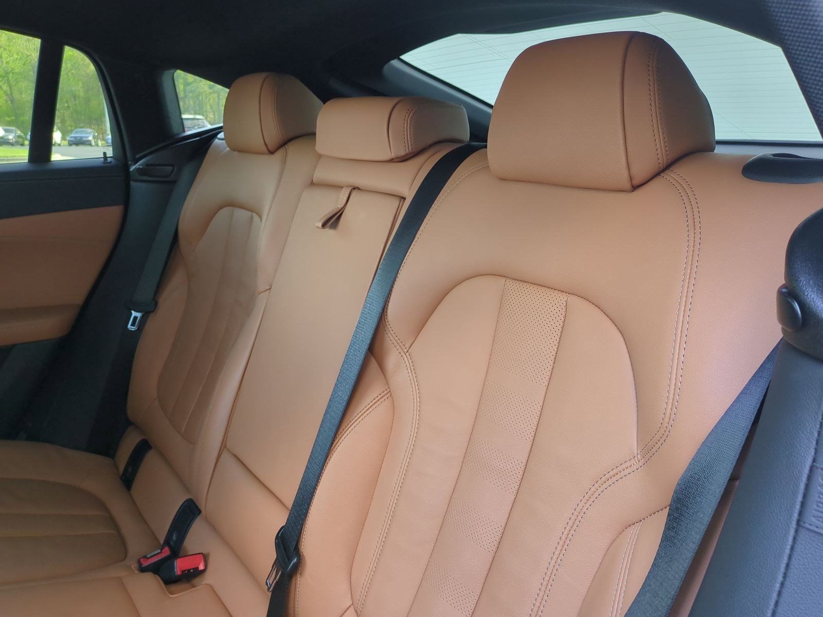 Used 2022 BMW X6 xDrive40i w/ M Sport Package image 29