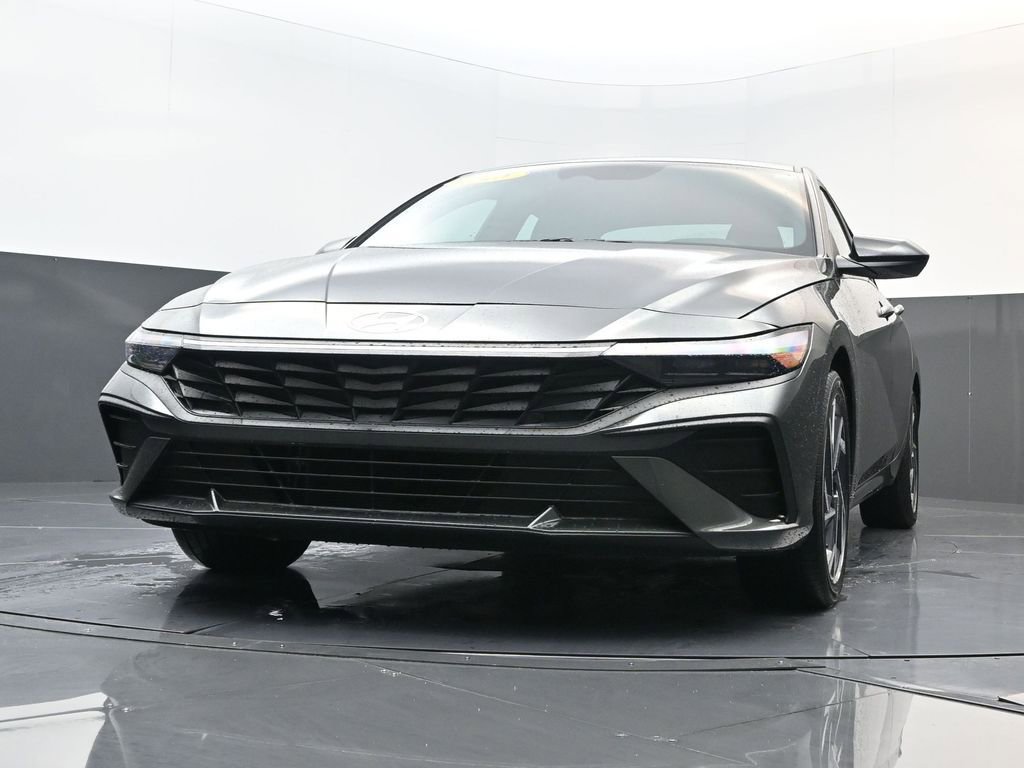 Certified 2025 Hyundai Elantra SEL image 27