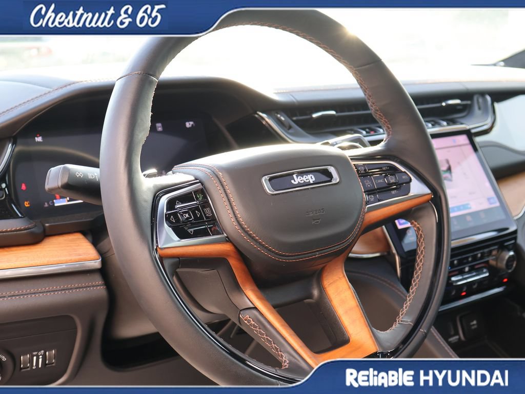 Used 2024 Jeep Grand Cherokee L Summit AWD/4WD image 26