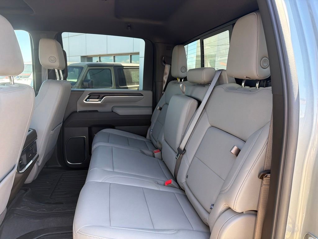 Used 2024 GMC Sierra 2500 SLT w/ SLT Premium Package AWD/4WD image 10