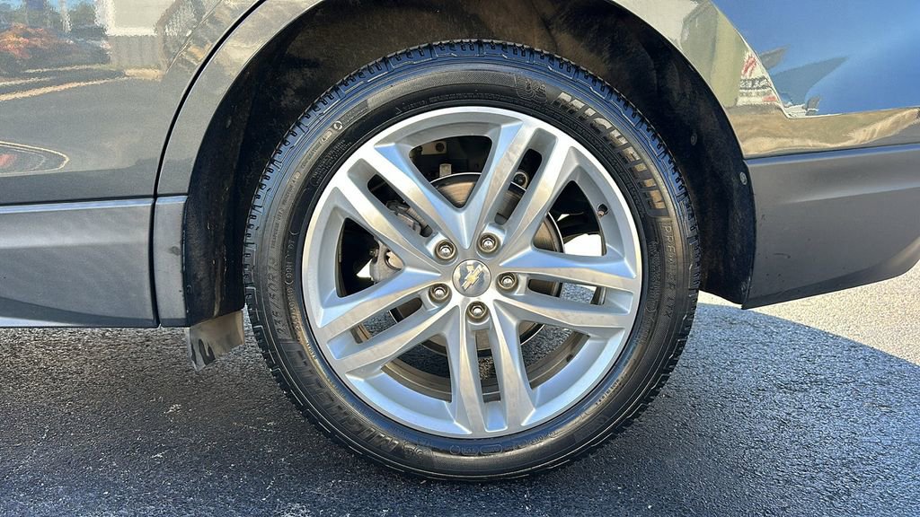 Used 2018 Chevrolet Equinox Premier image 14