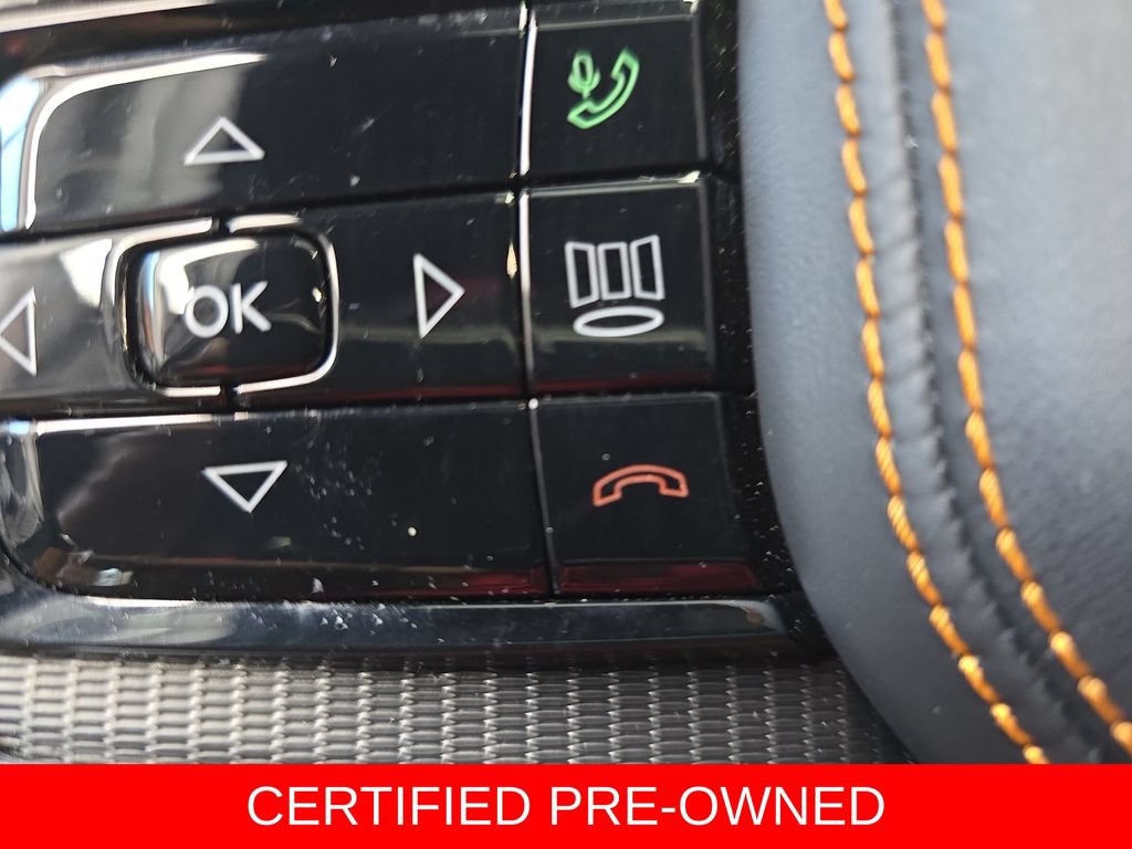 Used 2025 Jeep Grand Wagoneer L Series III w/ Rear Seat Video Group 1 AWD/4WD image 17