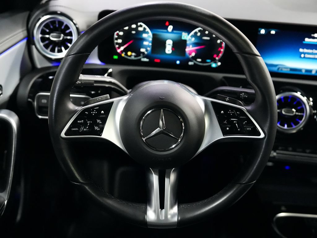 Used 2025 Mercedes-Benz CLA 250 4MATIC image 28