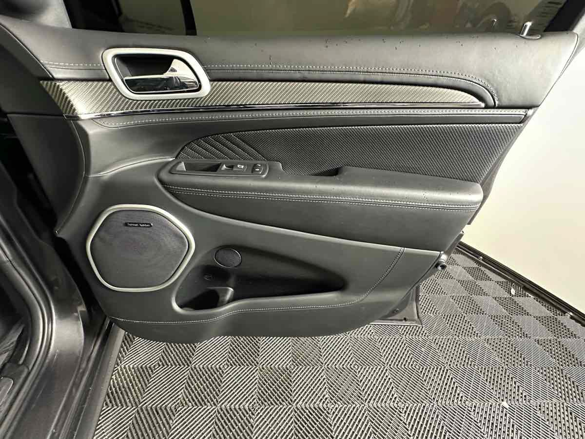 Used 2018 Jeep Grand Cherokee SRT AWD/4WD image 16