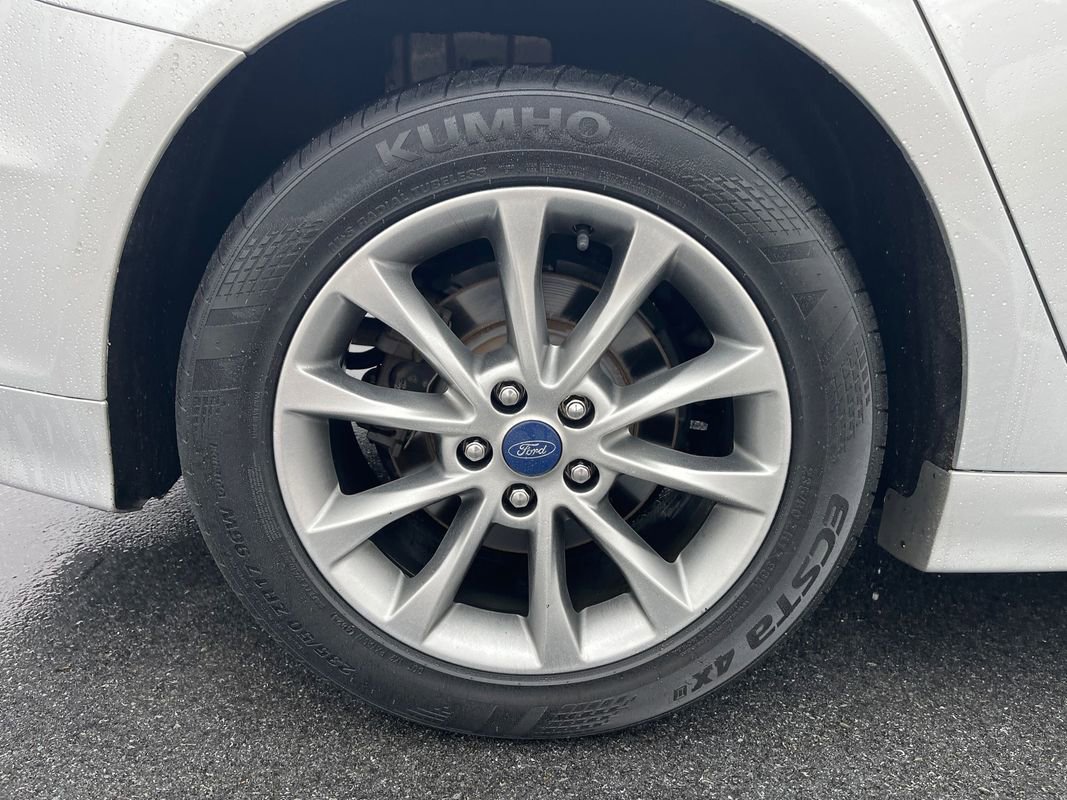 Used 2017 Ford Fusion SE image 11