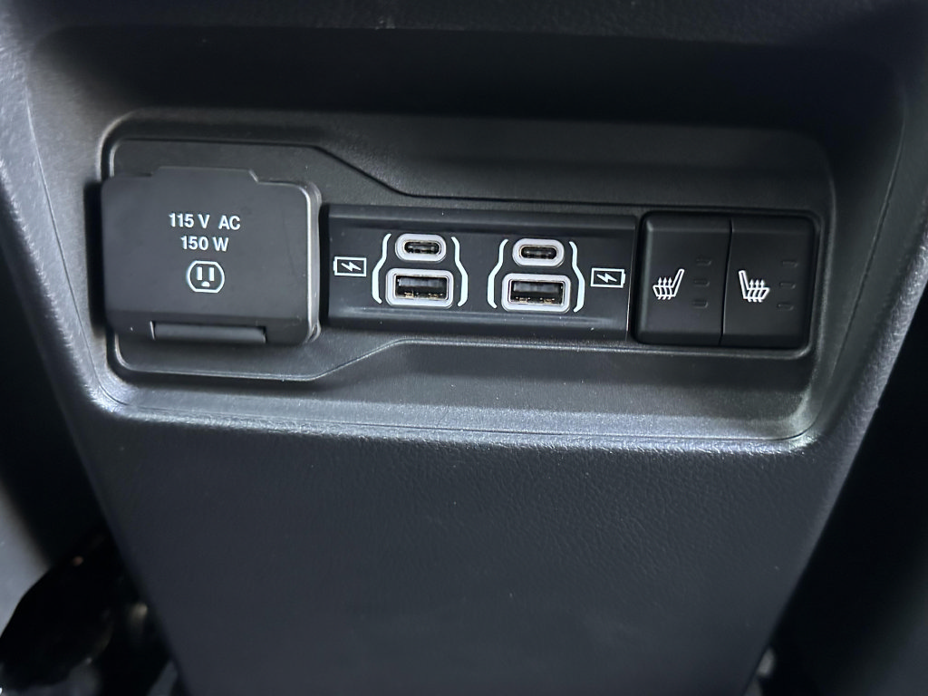 Used 2023 Jeep Grand Cherokee Limited w/ Black Appearance Package AWD/4WD image 14