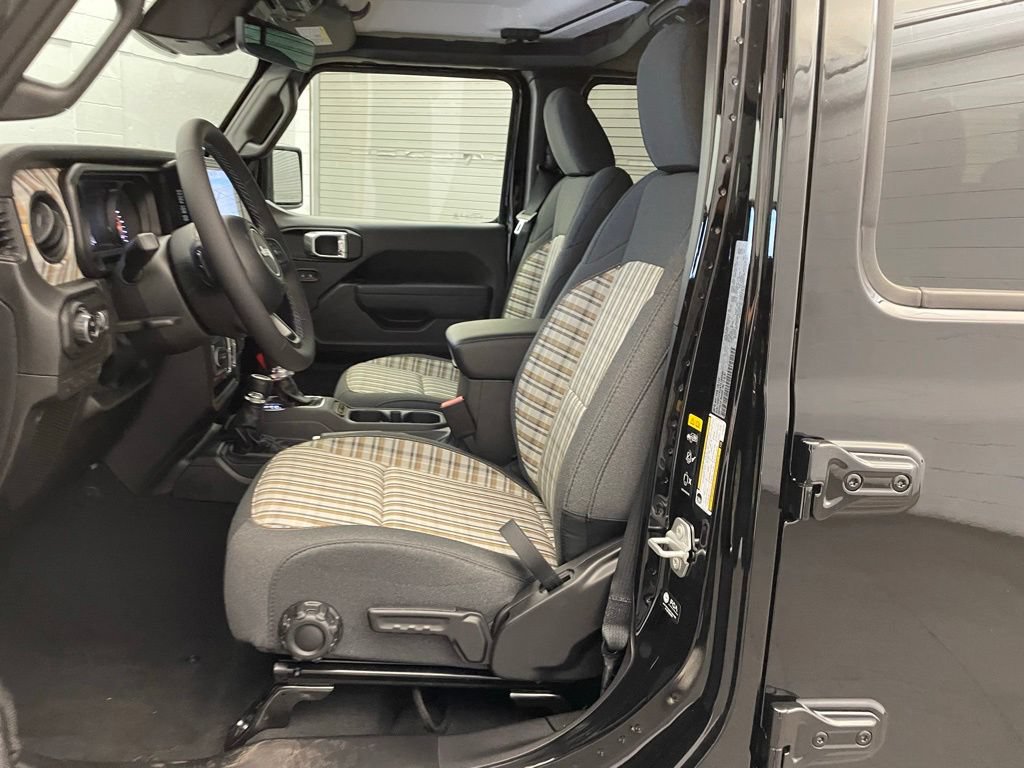 New 2026 Jeep Gladiator Mojave AWD/4WD image 15
